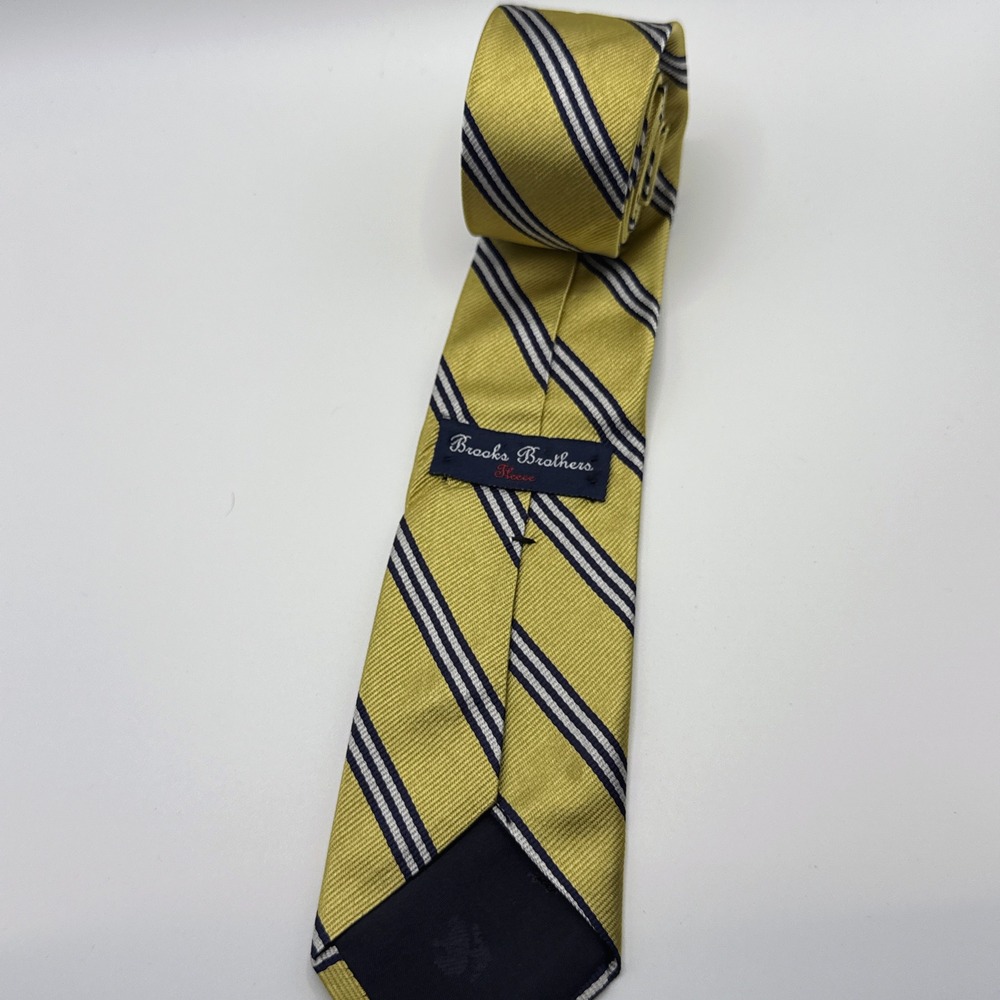 Brooks Brothers Fleece Men's Silk Tie Striped Yellow Navy Thin Office Academia - Picture 2 of 4